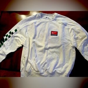 Nike Grand Prix Crewneck
Size: Medium